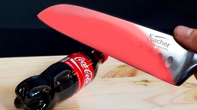 Нож, раскаленный до 530 градусов против Coca-Cola и других повседневных предметов Нож раскаленный до 1000 градусов, Нож раскаленный до 530 градусов